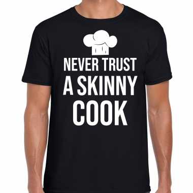 Never trust a skinny cook bbq / cadeau shirt zwart voor heren