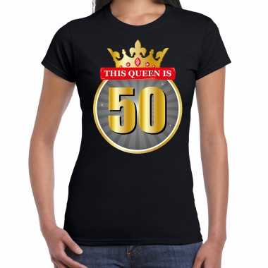 Verjaardagscadeau shirt sarah this queen is 50 year zwart voor dames