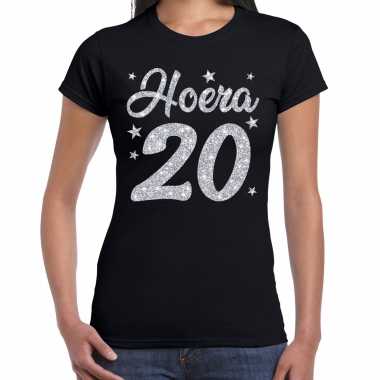 Zwart hoera 20 jaar verjaardag / jubileum t-shirt voor dames met zilveren glitter bedrukking