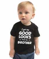 I get my good looks from my brother kado shirt zwart voor baby jongen meisje